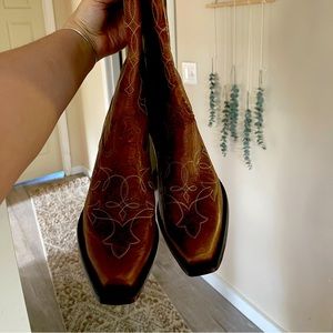 Women’s Ariat Cowboy Boots NWOT